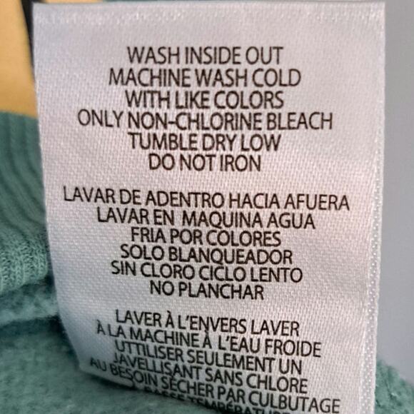 Disney's Winnie The Pooh Cute Pose Juniors' Oversized Graphic Pullover NWT L - Picture 7 of 7